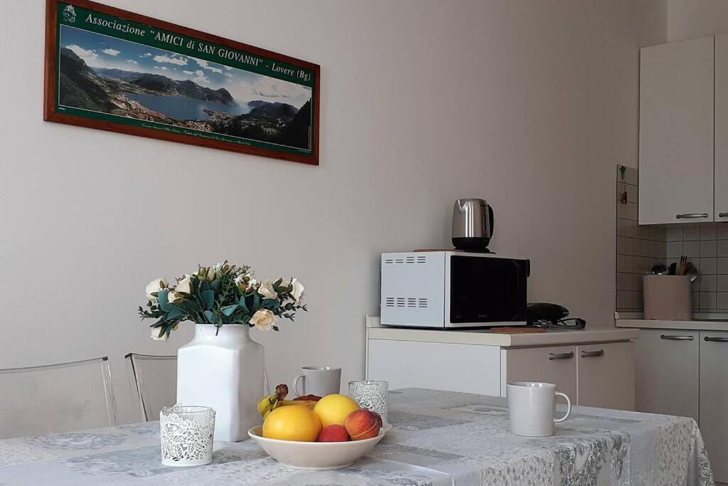 Feel At Home - Casa Loredana Lovere Esterno foto